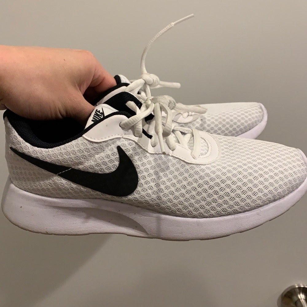 White Nike sneakers men sz 7.0